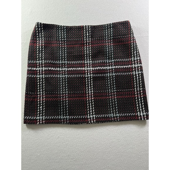 White House Black Market Dresses & Skirts - WHITE HOUSE BLACK MARKET Womens 12 Black Burgundy Silver Plaid Tweed Mini Skirt